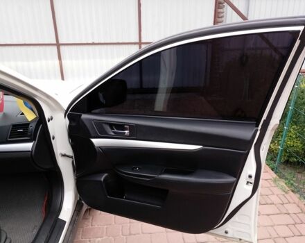 Белый Субару Аутбек, объемом двигателя 2 л и пробегом 243 тыс. км за 9999 $, фото 16 на Automoto.ua