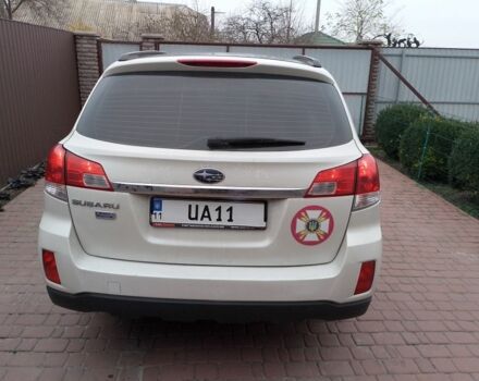 Белый Субару Аутбек, объемом двигателя 2 л и пробегом 243 тыс. км за 9999 $, фото 4 на Automoto.ua