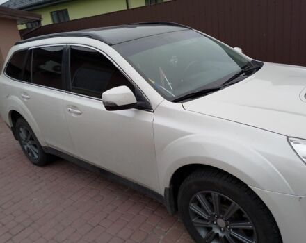 Белый Субару Аутбек, объемом двигателя 2 л и пробегом 243 тыс. км за 9999 $, фото 7 на Automoto.ua