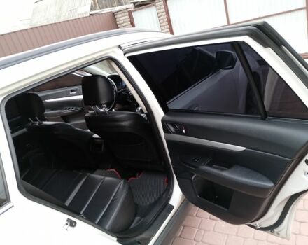 Белый Субару Аутбек, объемом двигателя 2 л и пробегом 243 тыс. км за 9999 $, фото 14 на Automoto.ua