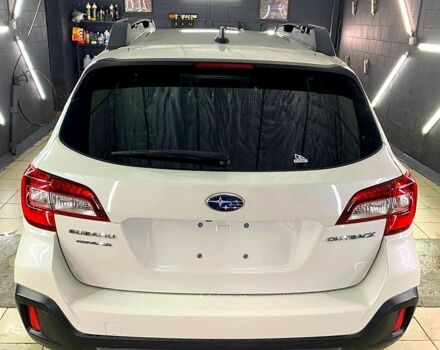 Белый Субару Аутбек, объемом двигателя 2.5 л и пробегом 84 тыс. км за 18999 $, фото 5 на Automoto.ua