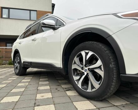 Білий Субару Аутбек, об'ємом двигуна 2.4 л та пробігом 46 тис. км за 26990 $, фото 4 на Automoto.ua