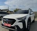 Білий Субару Аутбек, об'ємом двигуна 2.5 л та пробігом 40 тис. км за 26499 $, фото 1 на Automoto.ua