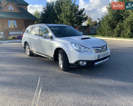 Субару Аутбек 2010 в Белой Церкве на Automoto.ua Белый Субару Аутбек, объемом двигателя 2 л и пробегом 355 тыс. км за 9000 $, фото 1 на Automoto.ua
