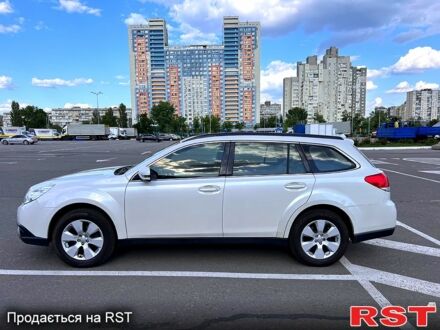 Белый Субару Аутбек, объемом двигателя 2.5 л и пробегом 197 тыс. км за 9900 $, фото 1 на Automoto.ua