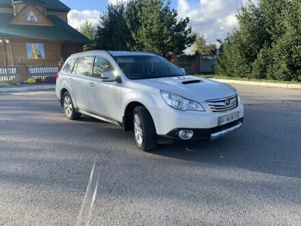 Білий Субару Аутбек, об'ємом двигуна 2 л та пробігом 355 тис. км за 8500 $, фото 1 на Automoto.ua
