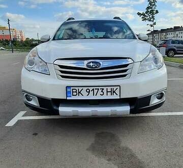 Субару Аутбек 2011 у Рівному на Automoto.ua Білий Субару Аутбек, об'ємом двигуна 2.5 л та пробігом 280 тис. км за 8999 $, фото 1 на Automoto.ua