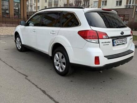 Белый Субару Аутбек, объемом двигателя 2.5 л и пробегом 304 тыс. км за 9700 $, фото 1 на Automoto.ua