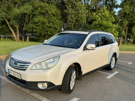 Субару Аутбек 2011 в Житомире на Automoto.ua Белый Субару Аутбек, объемом двигателя 2.46 л и пробегом 221 тыс. км за 8550 $, фото 1 на Automoto.ua