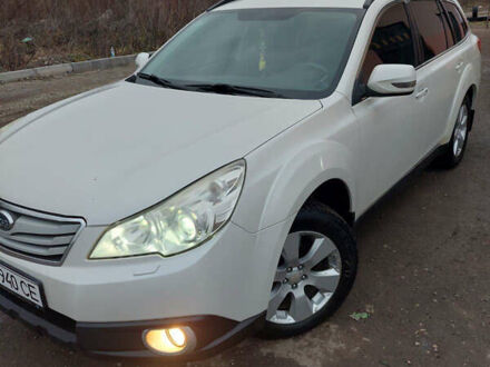 Білий Субару Аутбек, об'ємом двигуна 2.46 л та пробігом 320 тис. км за 10500 $, фото 1 на Automoto.ua