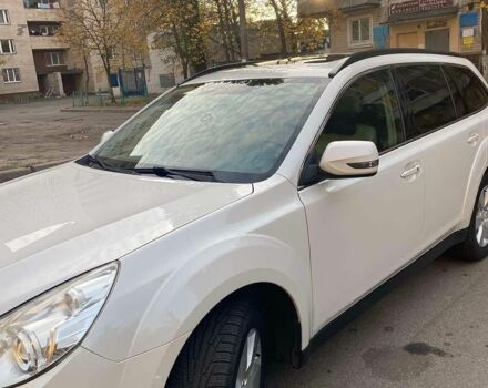 Белый Субару Аутбек, объемом двигателя 2.46 л и пробегом 230 тыс. км за 10000 $, фото 1 на Automoto.ua