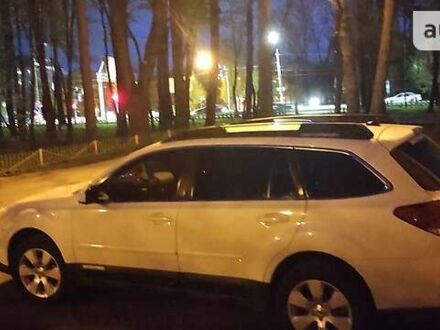Субару Аутбек 2011 в Виннице на Automoto.ua Белый Субару Аутбек, объемом двигателя 2.5 л и пробегом 310 тыс. км за 9500 $, фото 1 на Automoto.ua