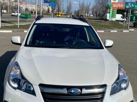 Білий Субару Аутбек, об'ємом двигуна 2.46 л та пробігом 185 тис. км за 12400 $, фото 1 на Automoto.ua