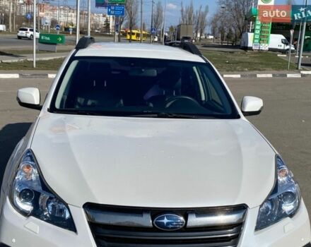 Белый Субару Аутбек, объемом двигателя 2.46 л и пробегом 185 тыс. км за 12400 $, фото 1 на Automoto.ua