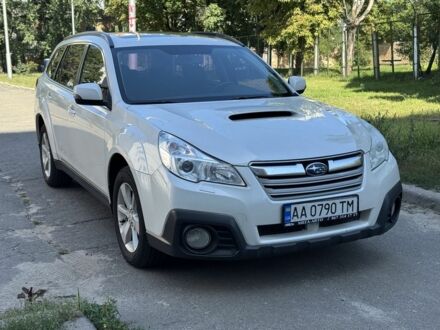 Субару Аутбек 2013 в Киеве на Automoto.ua Белый Субару Аутбек, объемом двигателя 2 л и пробегом 206 тыс. км за 9000 $, фото 1 на Automoto.ua