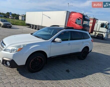 Білий Субару Аутбек, об'ємом двигуна 2.5 л та пробігом 220 тис. км за 10000 $, фото 1 на Automoto.ua