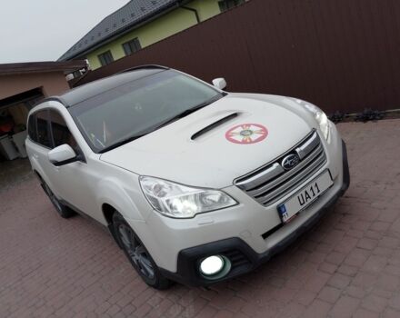 Белый Субару Аутбек, объемом двигателя 2 л и пробегом 243 тыс. км за 9999 $, фото 1 на Automoto.ua