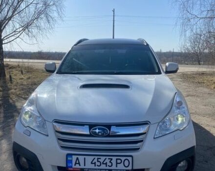 Белый Субару Аутбек, объемом двигателя 2 л и пробегом 250 тыс. км за 12500 $, фото 1 на Automoto.ua