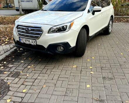 Белый Субару Аутбек, объемом двигателя 2.5 л и пробегом 191 тыс. км за 12500 $, фото 1 на Automoto.ua