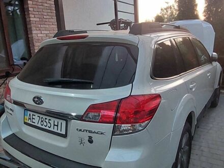 Субару Аутбек 2014 у Дніпро (Дніпропетровську) на Automoto.ua Білий Субару Аутбек, об'ємом двигуна 2.5 л та пробігом 60 тис. км за 12000 $, фото 1 на Automoto.ua