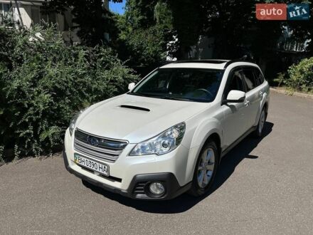 Белый Субару Аутбек, объемом двигателя 2 л и пробегом 179 тыс. км за 12500 $, фото 1 на Automoto.ua