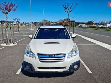Белый Субару Аутбек, объемом двигателя 2 л и пробегом 147 тыс. км за 13000 $, фото 1 на Automoto.ua