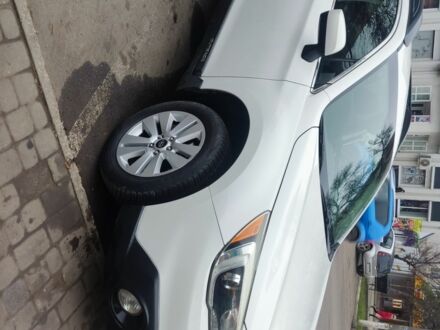 Белый Субару Аутбек, объемом двигателя 2.5 л и пробегом 217 тыс. км за 12500 $, фото 1 на Automoto.ua