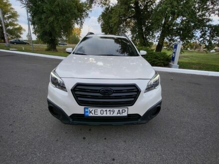 Субару Аутбек 2015 в Павлограде на Automoto.ua Белый Субару Аутбек, объемом двигателя 2.5 л и пробегом 178 тыс. км за 13999 $, фото 1 на Automoto.ua