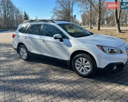 Белый Субару Аутбек, объемом двигателя 2.5 л и пробегом 119 тыс. км за 15300 $, фото 1 на Automoto.ua