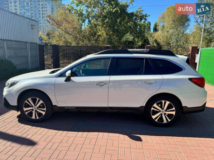 Субару Аутбек 2018 в Киеве на Automoto.ua Белый Субару Аутбек, объемом двигателя 2.5 л и пробегом 92 тыс. км за 23000 $, фото 1 на Automoto.ua