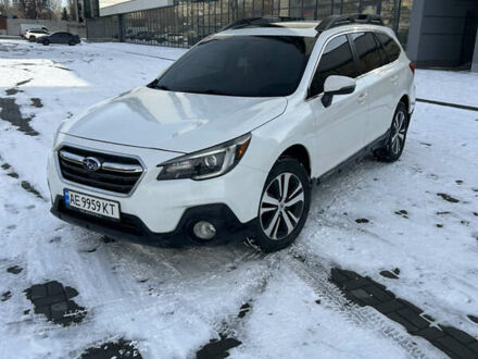 Білий Субару Аутбек, об'ємом двигуна 2.5 л та пробігом 65 тис. км за 18900 $, фото 1 на Automoto.ua