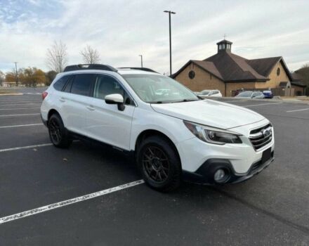 Белый Субару Аутбек, объемом двигателя 2.5 л и пробегом 45 тыс. км за 15000 $, фото 1 на Automoto.ua