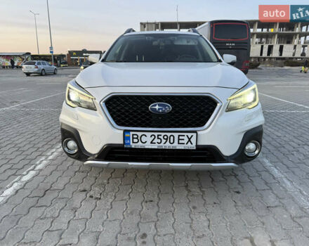 Белый Субару Аутбек, объемом двигателя 2.5 л и пробегом 228 тыс. км за 20000 $, фото 1 на Automoto.ua