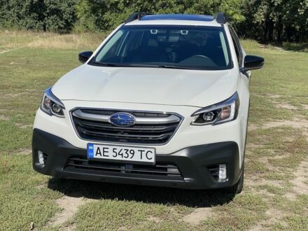 Белый Субару Аутбек, объемом двигателя 2.4 л и пробегом 50 тыс. км за 24628 $, фото 1 на Automoto.ua