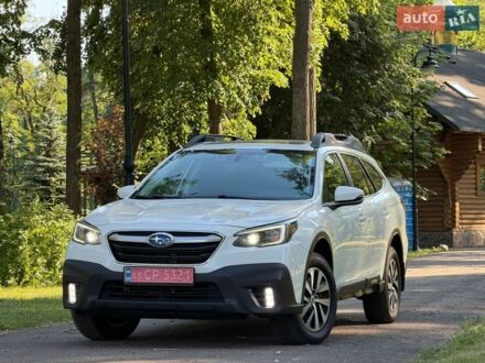 Белый Субару Аутбек, объемом двигателя 0 л и пробегом 192 тыс. км за 16500 $, фото 1 на Automoto.ua