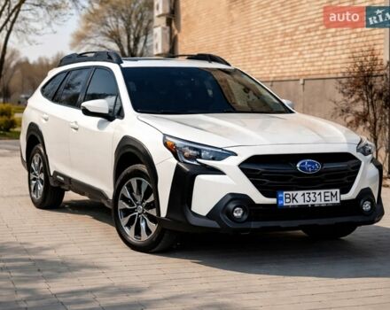 Белый Субару Аутбек, объемом двигателя 2.5 л и пробегом 51 тыс. км за 18350 $, фото 1 на Automoto.ua