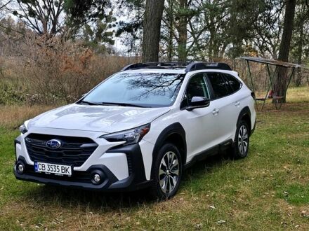 Белый Субару Аутбек, объемом двигателя 2.4 л и пробегом 19 тыс. км за 33500 $, фото 1 на Automoto.ua