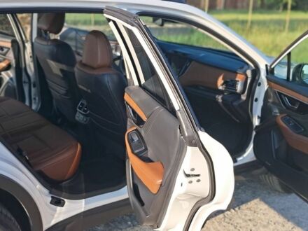 Білий Субару Аутбек, об'ємом двигуна 2.5 л та пробігом 42 тис. км за 33000 $, фото 1 на Automoto.ua