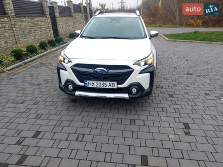 Белый Субару Аутбек, объемом двигателя 2.5 л и пробегом 8 тыс. км за 34000 $, фото 1 на Automoto.ua