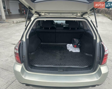 Бежевый Субару Аутбек, объемом двигателя 2.46 л и пробегом 191 тыс. км за 6500 $, фото 4 на Automoto.ua