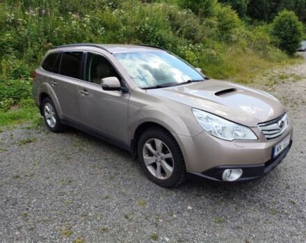 Бежевый Субару Аутбек, объемом двигателя 2 л и пробегом 305 тыс. км за 4042 $, фото 2 на Automoto.ua