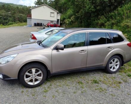 Бежевый Субару Аутбек, объемом двигателя 2 л и пробегом 305 тыс. км за 4042 $, фото 1 на Automoto.ua