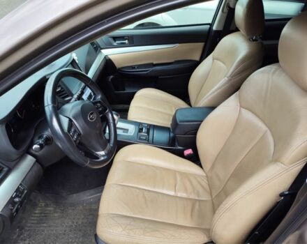 Бежевый Субару Аутбек, объемом двигателя 2 л и пробегом 305 тыс. км за 4042 $, фото 4 на Automoto.ua