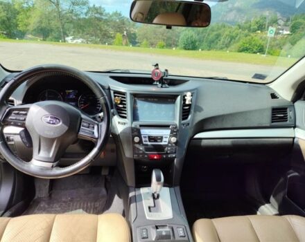 Бежевый Субару Аутбек, объемом двигателя 2 л и пробегом 305 тыс. км за 4042 $, фото 6 на Automoto.ua