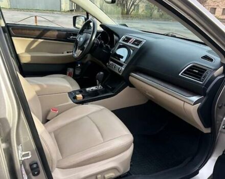 Бежевий Субару Аутбек, об'ємом двигуна 2.5 л та пробігом 180 тис. км за 16800 $, фото 3 на Automoto.ua