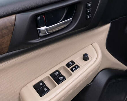 Бежевый Субару Аутбек, объемом двигателя 2.5 л и пробегом 280 тыс. км за 12500 $, фото 14 на Automoto.ua