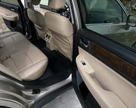 Бежевый Субару Аутбек, объемом двигателя 2.5 л и пробегом 280 тыс. км за 12500 $, фото 8 на Automoto.ua