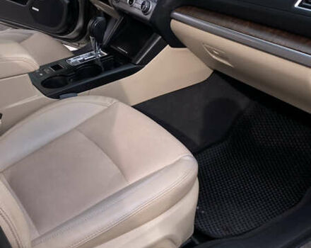 Бежевый Субару Аутбек, объемом двигателя 2.5 л и пробегом 280 тыс. км за 12500 $, фото 5 на Automoto.ua