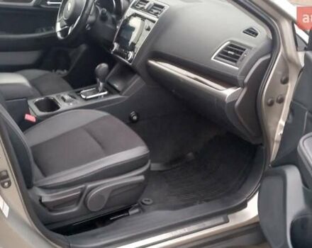 Бежевый Субару Аутбек, объемом двигателя 2.5 л и пробегом 125 тыс. км за 22800 $, фото 4 на Automoto.ua