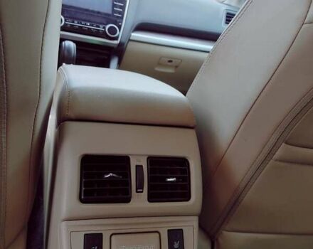 Бежевый Субару Аутбек, объемом двигателя 2.5 л и пробегом 146 тыс. км за 18000 $, фото 6 на Automoto.ua